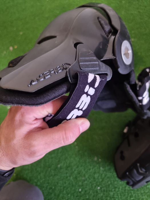 Joelheiras mota acerbis