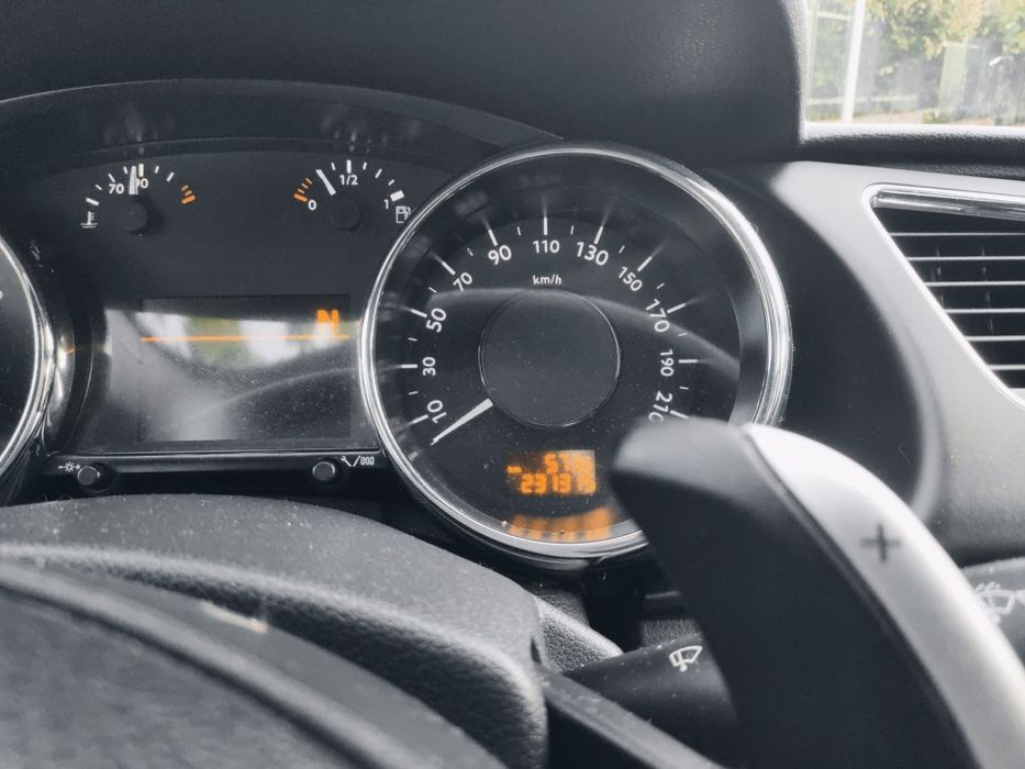 Peugeot 3008 1.6 HDi - Automático - Teto panorâmico - Impecável!