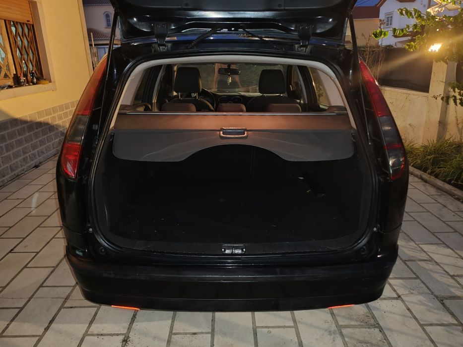 Ford Focus 1.4 gasolina foto 3