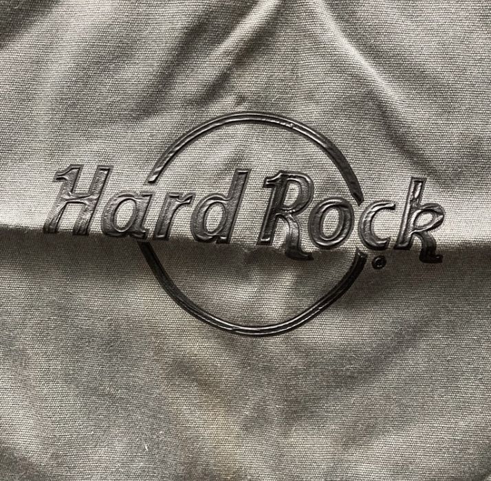 Saco e pin oficiais Hard Rock Cafe All Access