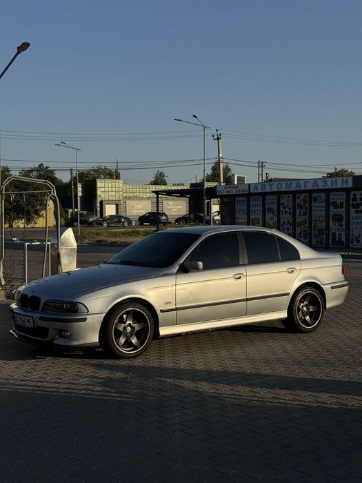Продам Bmw e39 528i