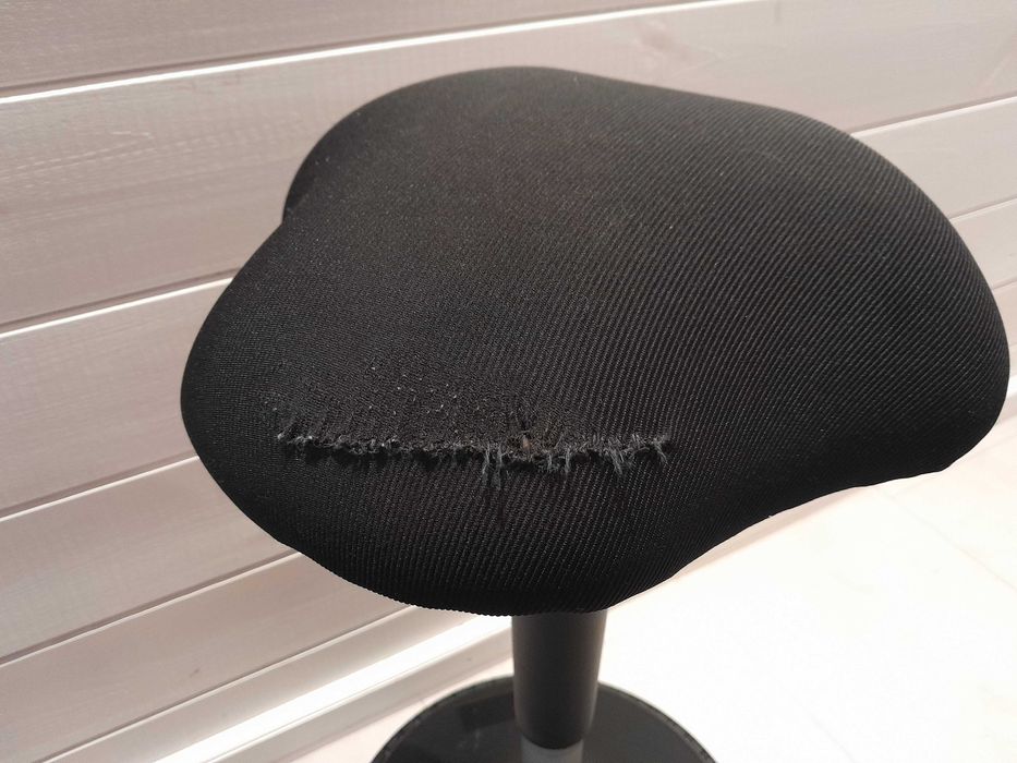 Taboret ergonomiczny hoker krzesełko używany lekko uszkodzony