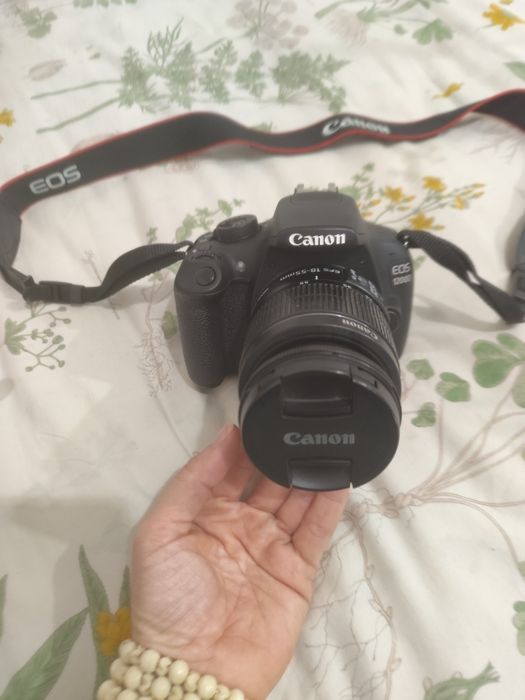 Máquina fotográfica Canon 1200D