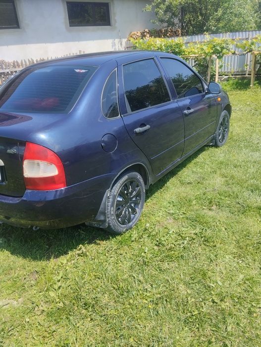 Машина lada калина