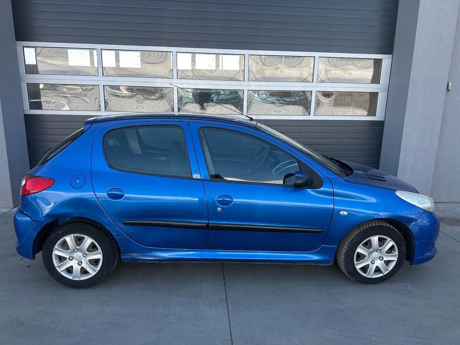 Peugeot 206 / 68KM / rok produkcji 2009