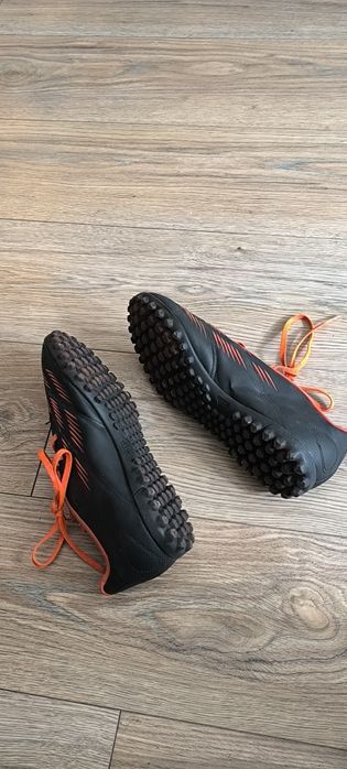 Męskie turfy Adidas Predator, model Club TF (