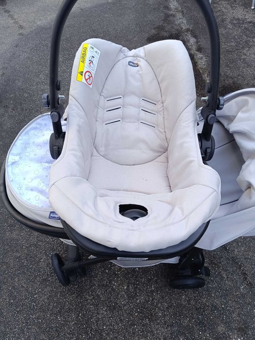 Carrinho de bébé quase novo