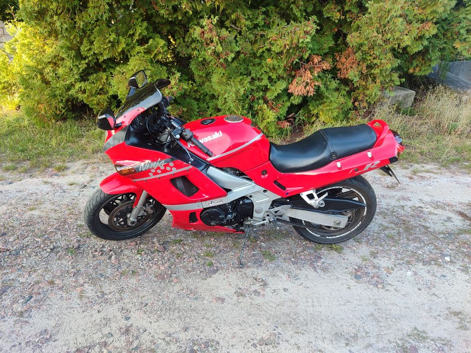 Кавасакі Kawasaki ZZR 400