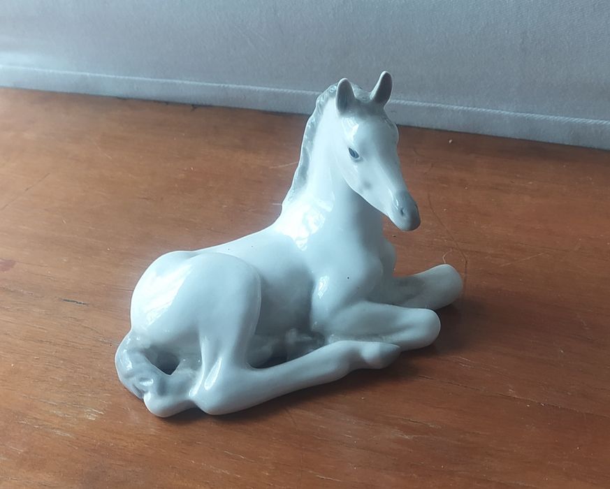 Porcelana figurka konia Łomonosow