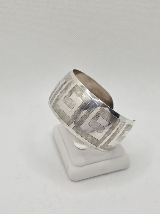 sztywna srebrna bransoleta (typu bangle) Srebro