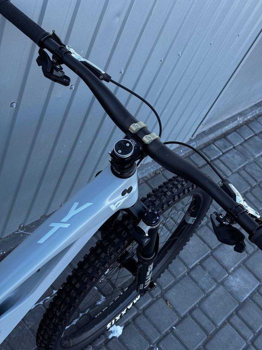 rower karbonowy 
YT JEFFSY UNCAGED 6 Carbon RockShox Ultimate Flight