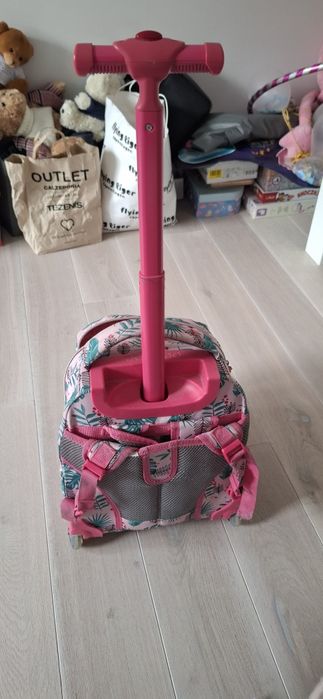 Oddam za czekoladę plecak na kółkach  dla dziewczynki