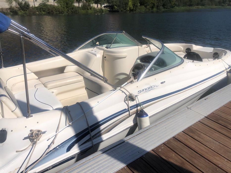 Sea Ray Sundeck 210