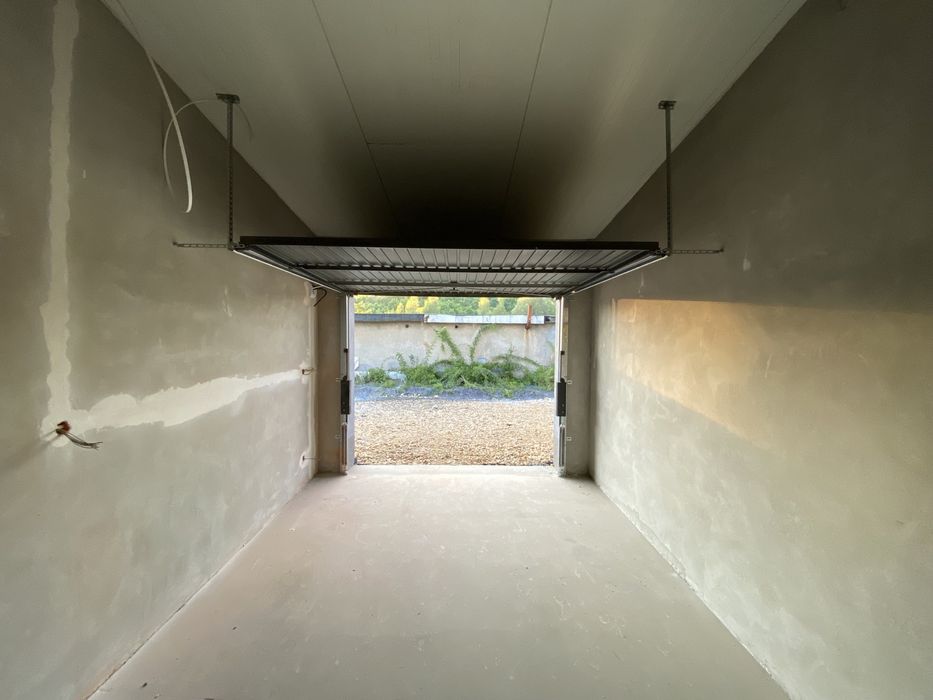 NOWY DUŻY garaż murowany