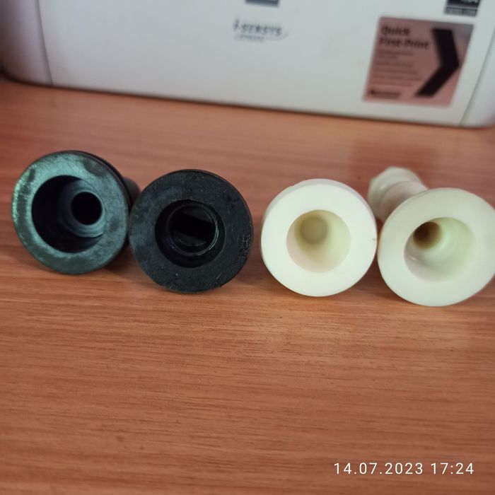 Шахматные фигуры из пластика