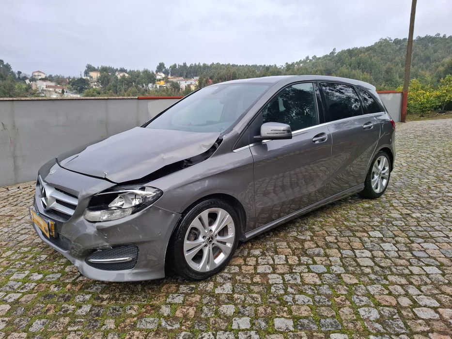 Mercedes B 180 d Style [CX Automatica]  111 Mil kms Nacional de 2018