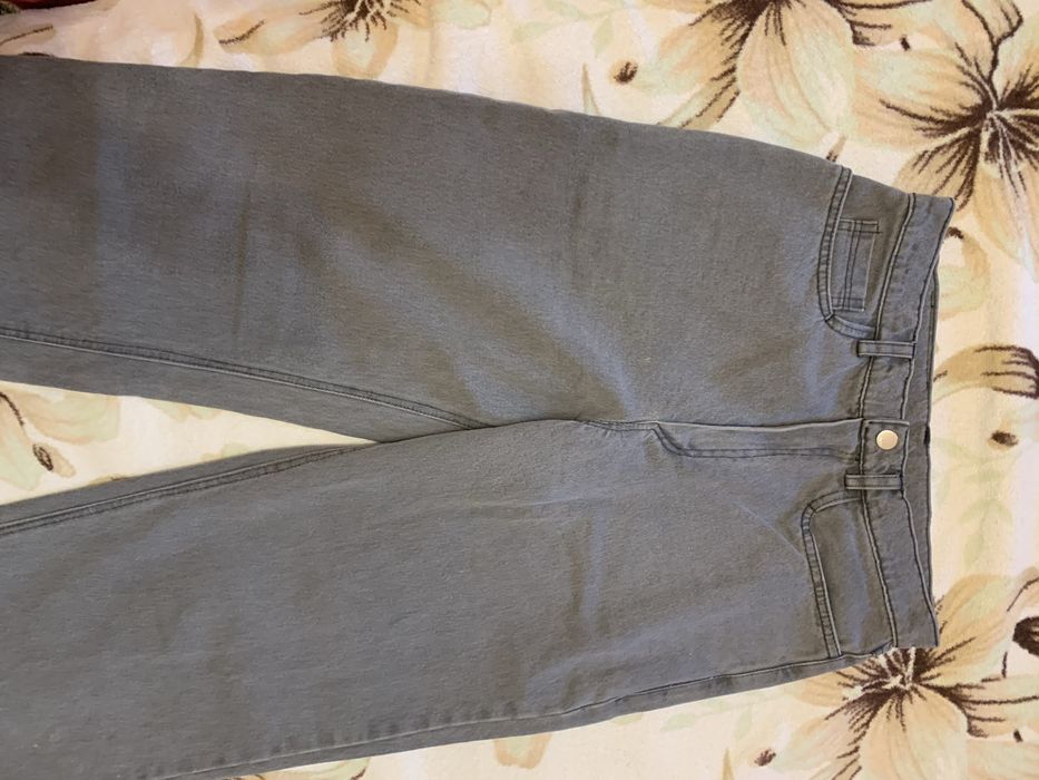 Джинсы жен разм 46-48 Zara