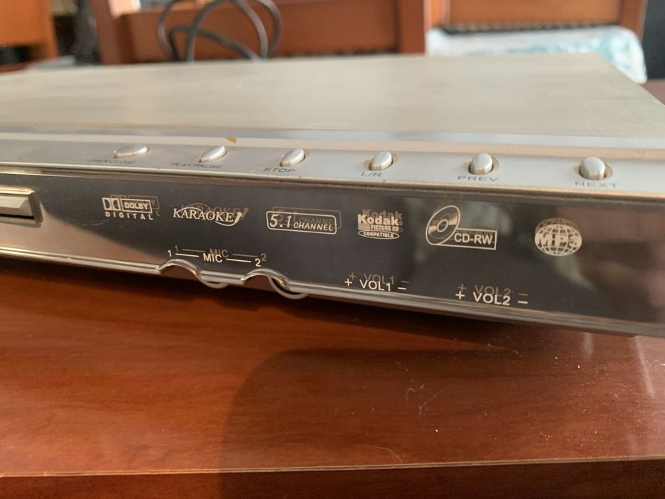 Leitor de DVD Denver com sistema de som 4.0