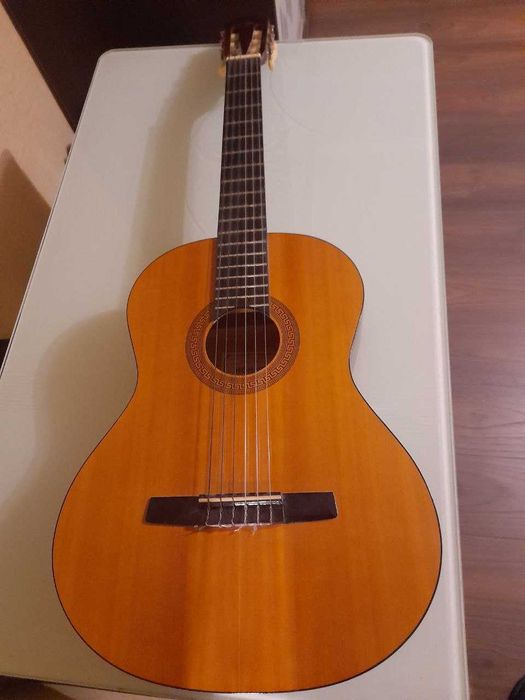 Продам класичну гітару Hohner HC-06 у відмінному стані