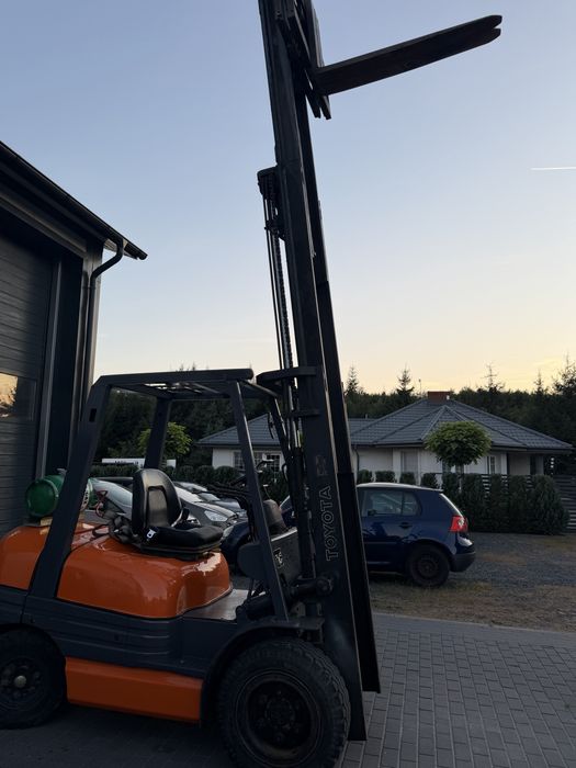 Wózek  widłowy Toyota FG 30 GAZ.