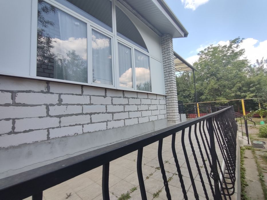 Продаж двоповерхового будинку в селі Голубівка Самарівського району