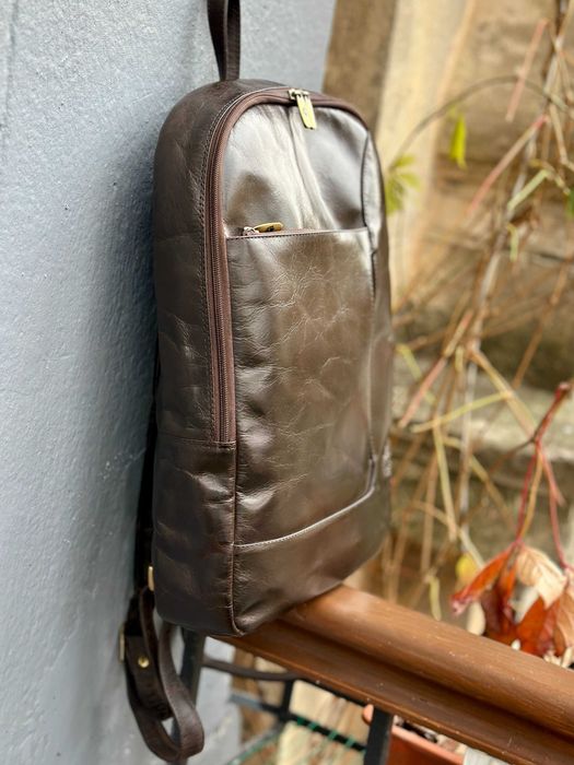Стильний шкіряний рюкзак італійського бренду, унісекс