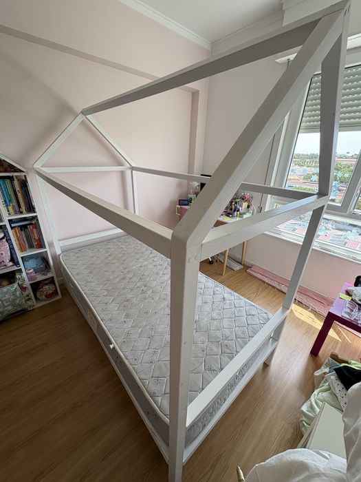 Cama Infantil Casinha em Madeira Branca  + oferta colchão
