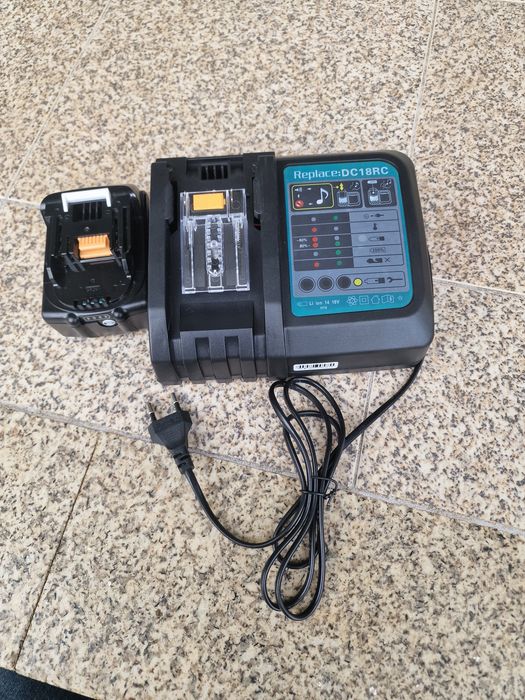 carregador rápido compatível com baterias Makita, modelo ⁠DC18RC  mais 1 baterias