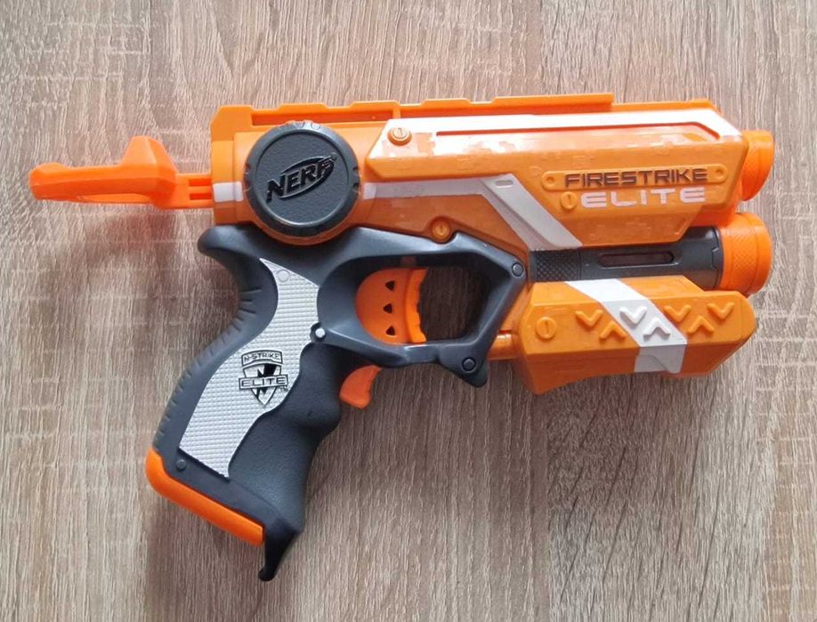 Nerf dwa pistolety Zuru X-Shot Fury 4 i Firestrike elite plus 3 rodzaje strzałek