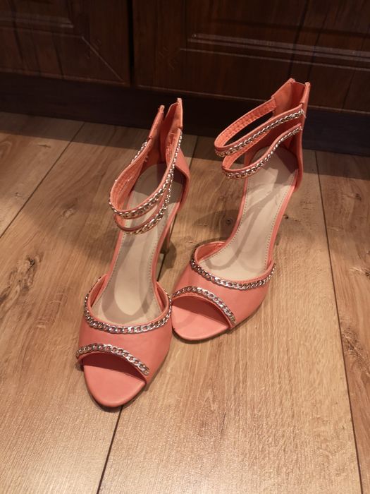 Piękna sukienka roz. 38 plus buty