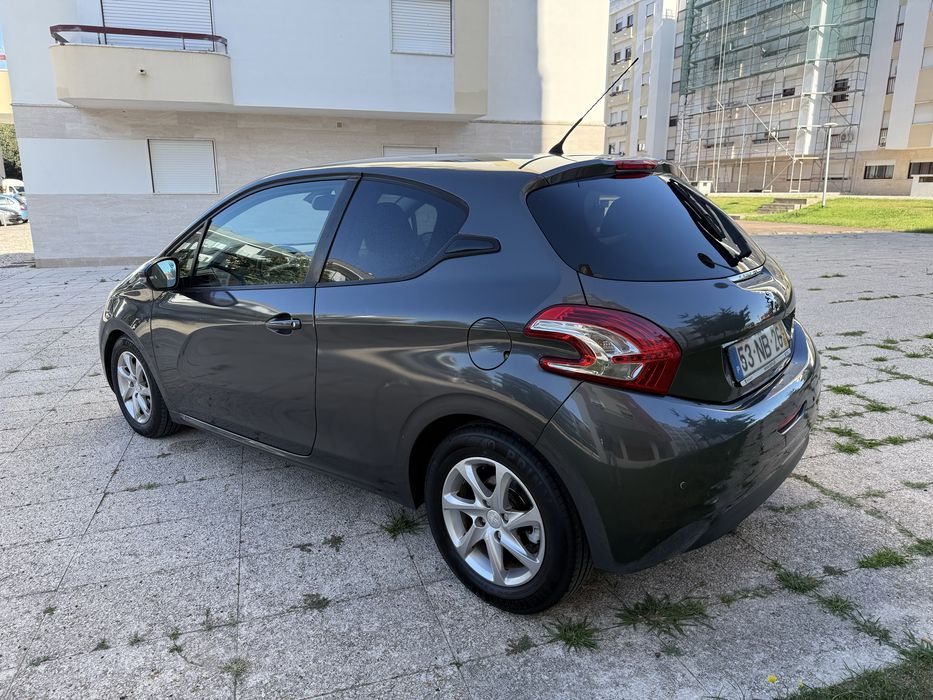 Peugeot 208 1.6 HDI 92cv SPORT — photo 4