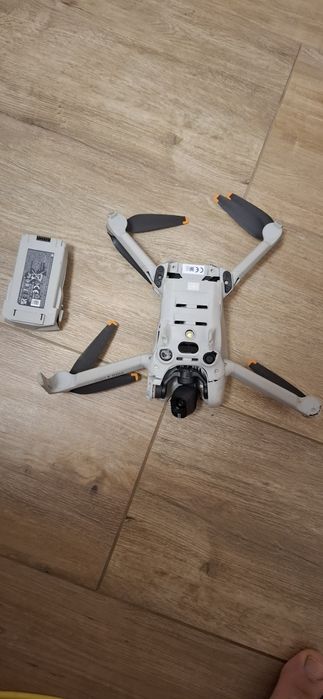 Dron DIJ 4 pro    uszkodzony