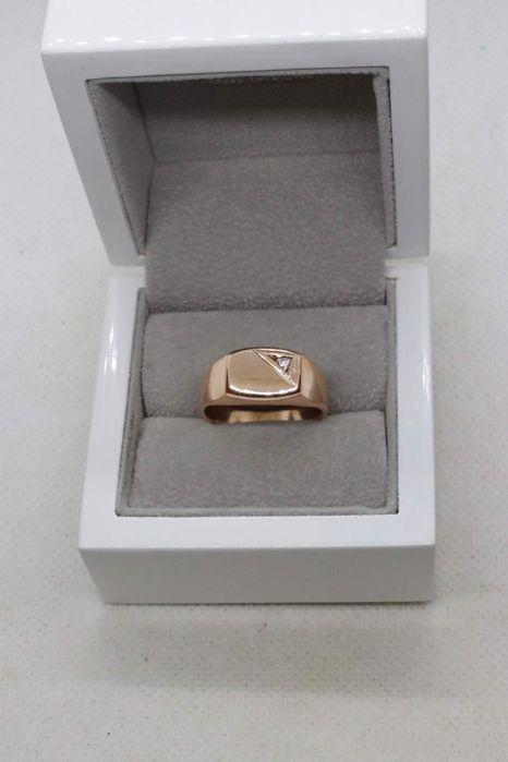 Złoty Sygnet zdobiony Cyrkonią