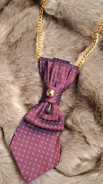 Krawatka, naszyjnik prezent na Dzień Kobiet, na Dzień Babci