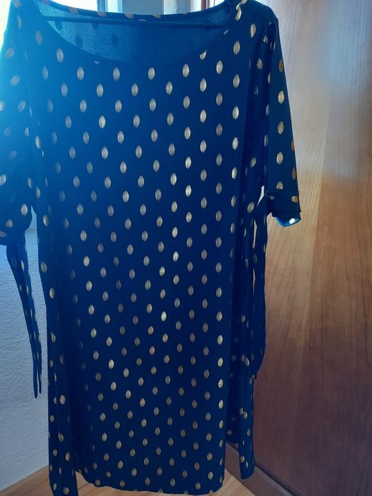 Varios vestidos como novos