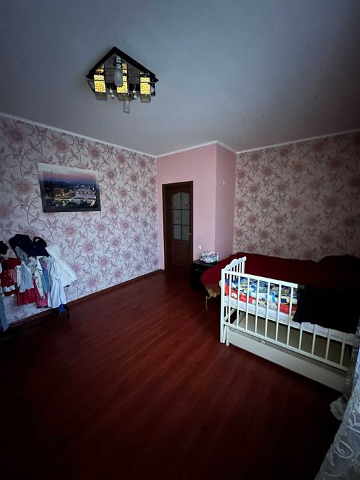 Продам будинок на 4 кімнати в центрі Стрижавки 5330