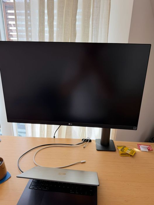 Monitor LG 27UN880-B (27'' - 4K - LED IPS - AMD FreeSync)