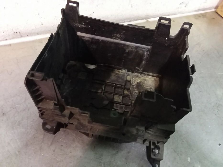 BASE / CAIXA DA BATERIA RENAUL CLIO III 06-12 8200314273