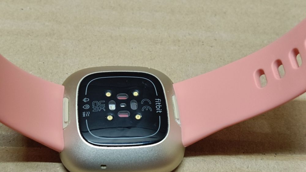 zegarek Smartwatch Fitbit Versa 3 różowy