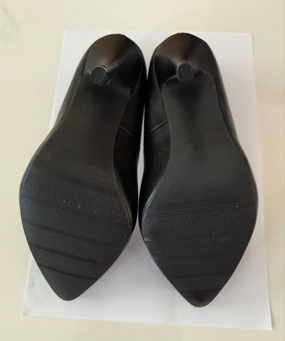 Buty na szpilce skórzane