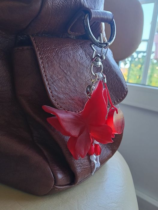 Bag charm artesanal borboleta