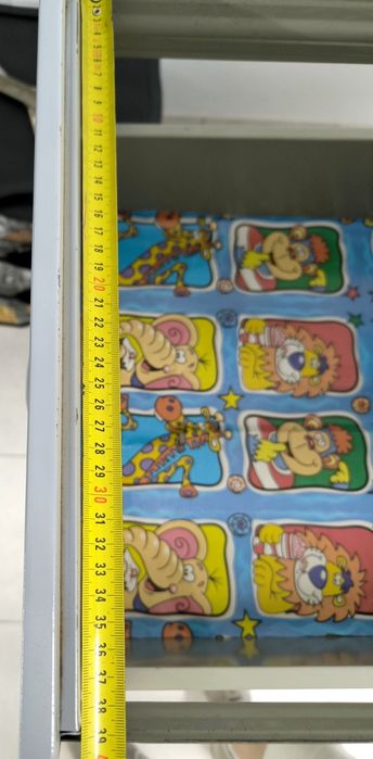 Armário de gavetas antigo, em chapa.