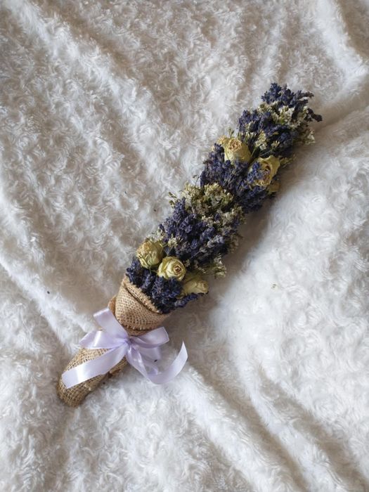 Ręcznie robiona palma z suszonej lawendy i różyczek wysoka na 45cm.