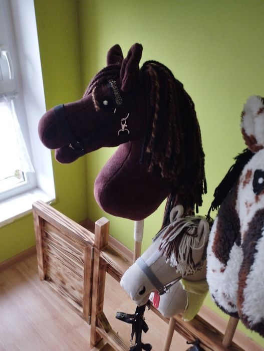 Sprzedam 3 hobby horsy ze stajnią