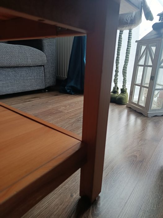 Drewniany stół kawowy Ikea