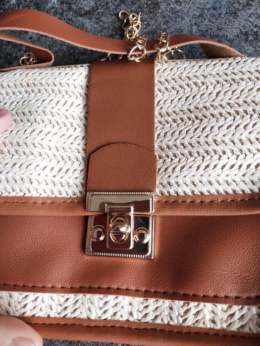 Nowa torebka na łańcuszku