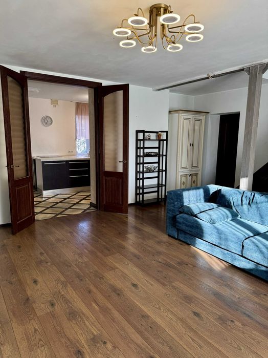 Будинок на березі ставка у Високому