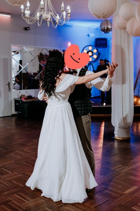 Suknia ślubna minimalistyczna gładka serce