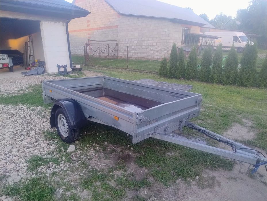 Przyczepka samochodowa
