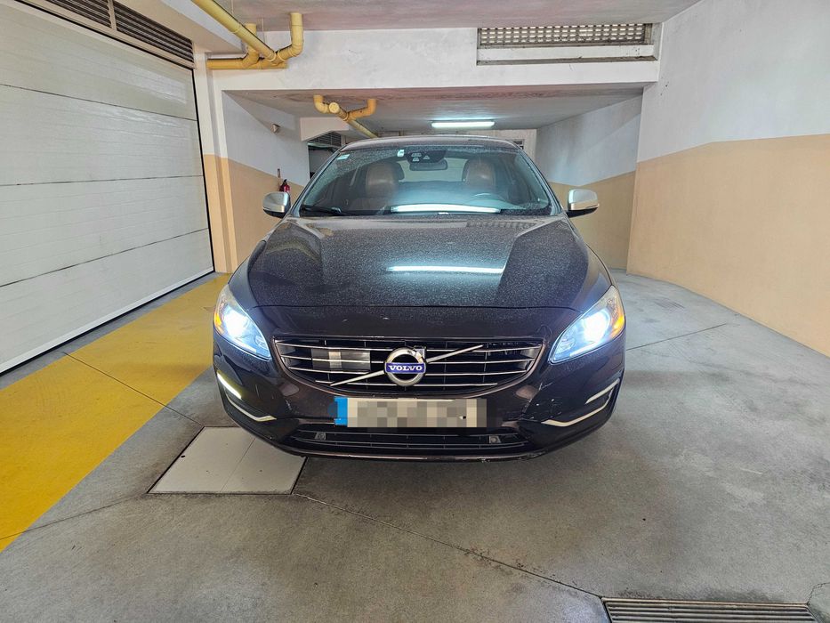 Volvo V60 D6 280cv Híbrido Plug-In - Ver Info - Reservado